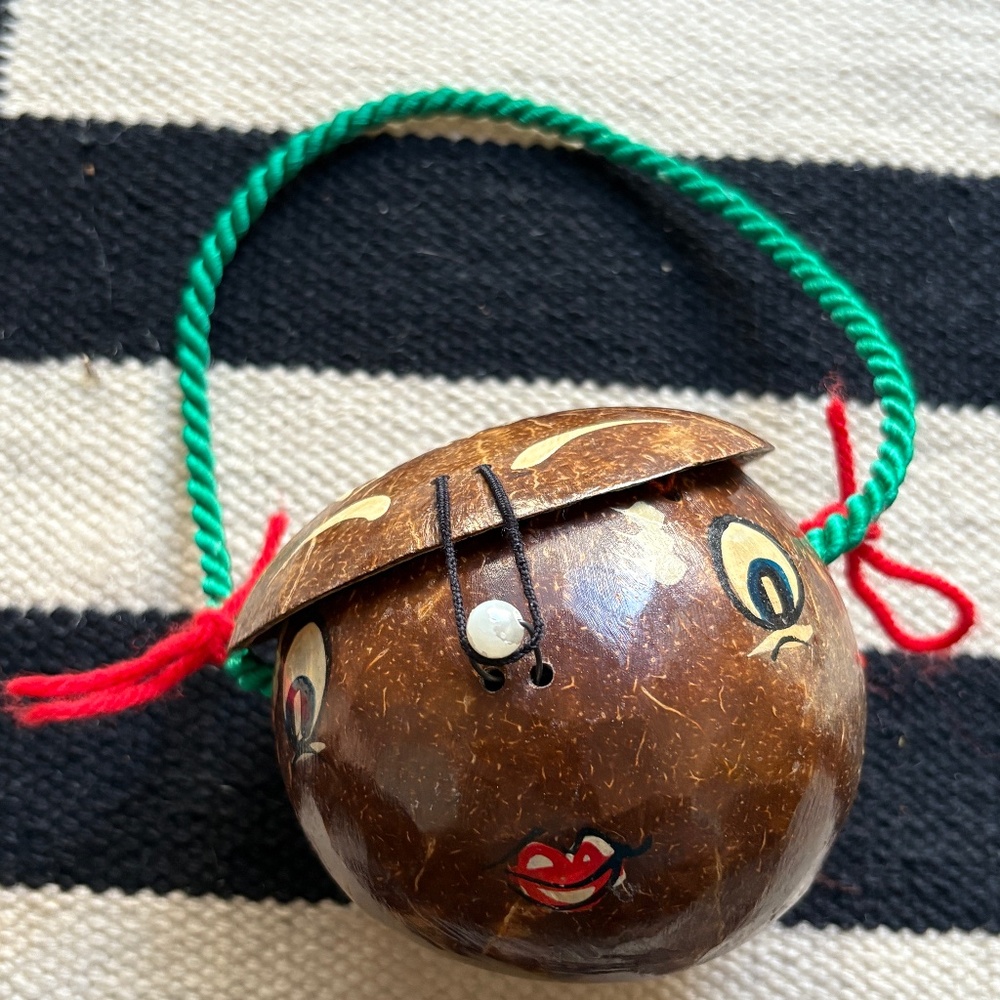 Hawaiian Vintage Coconut Kitschy Purse ~ Funky